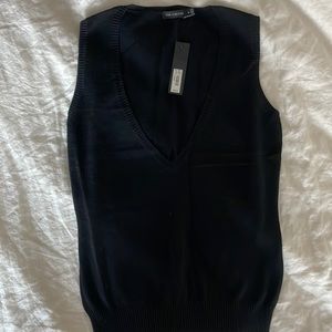 NWT The limited v neck vest medium